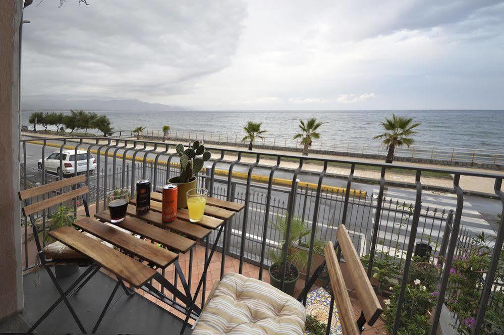 Mar Dei Poeti - Luxury Suites Torre Archirafi Dış mekan fotoğraf